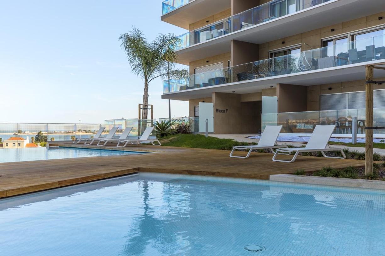 Villa Famille Seixal  Buitenkant foto