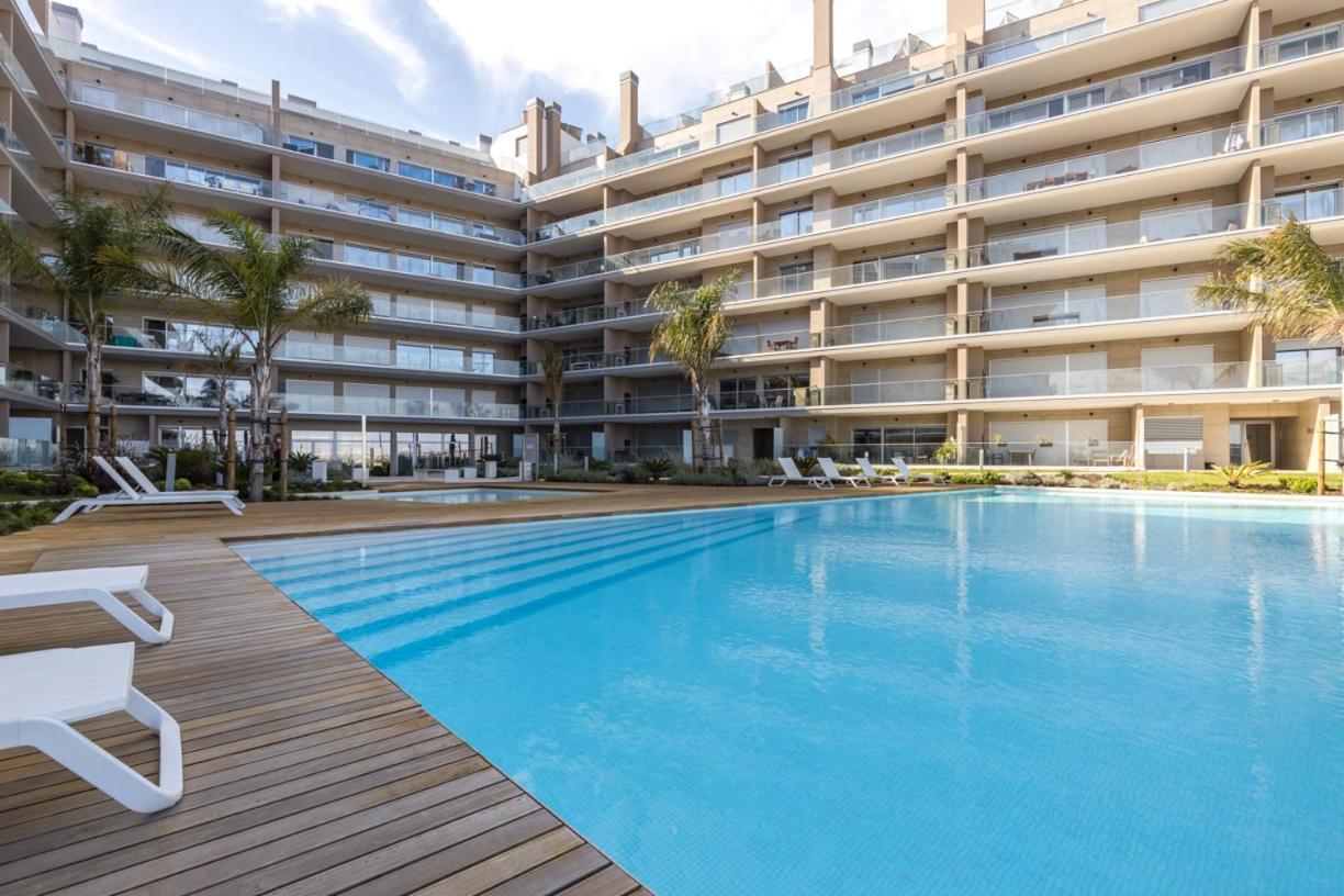 Villa Famille Seixal  Buitenkant foto