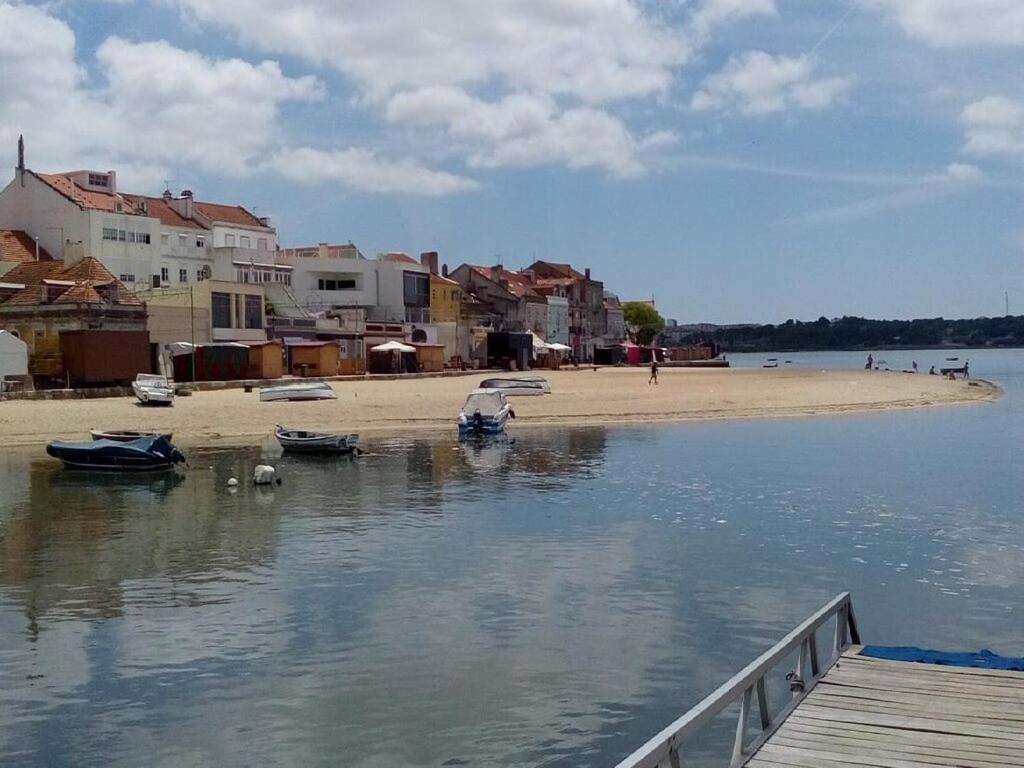 Villa Famille Seixal  Buitenkant foto